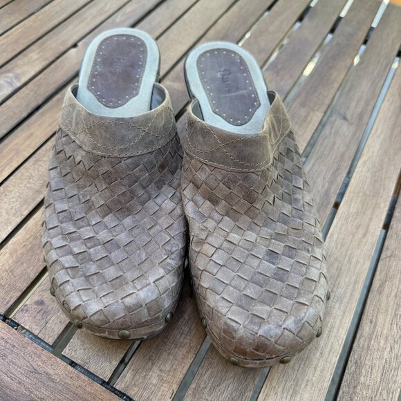 Brown Woven Leather Bass Clogs With Wooden Soles & Brass Studs Size 10 - Picture 3 of 8